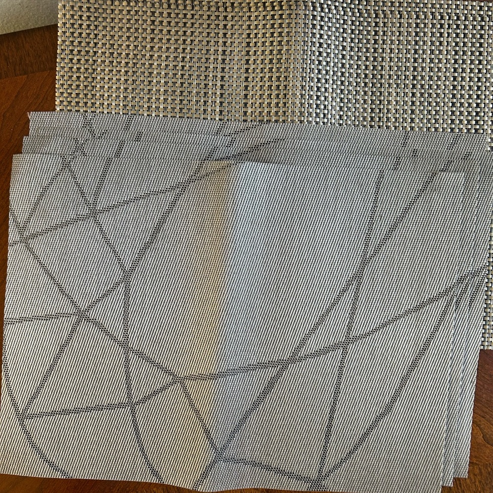 Bundle of 2 - 4 piece sets of gray toned placemats